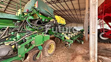 PLANTADEIRA JOHN DEERE DB 74 ANO 2013