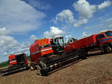 COLHEITADEIRA MASSEY FERGUSON 5650 ANO 2002