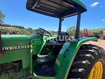 TRATOR JOHN DEERE 5700 ANO 2001