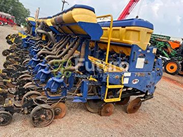 PLANTADEIRA TATU MARCHESAN PST TRIO FLEX ANO 2018