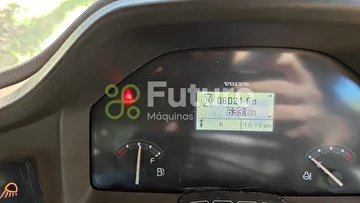 RETROESCAVADEIRA VOLVO BL 70B ANO 2012