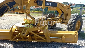 MOTONIVELADORA CATERPILLAR 140K ANO 2010