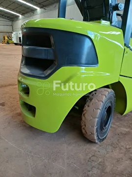 EMPILHADEIRA CLARK GTS30D ANO 2022