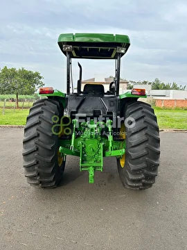 TRATOR JOHN DEERE 5605 ANO 2008