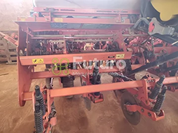 PLANTADEIRA KUHN PG 1300 ANO 2012