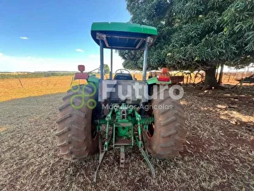 TRATOR JOHN DEERE 5700 ANO 2002