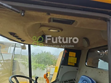 COLHEITADEIRA NEW HOLLAND TC 5090 ANO 2011