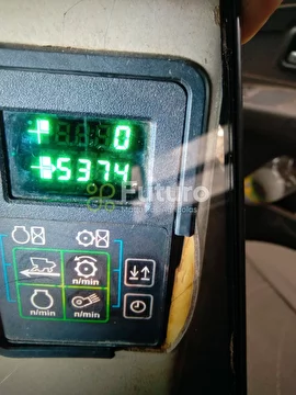 COLHEITADEIRA JD 1550 C/ PLAT 22 PÉS