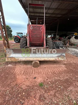 TRATOR MASSEY FERGUSON 650 ANO 2005