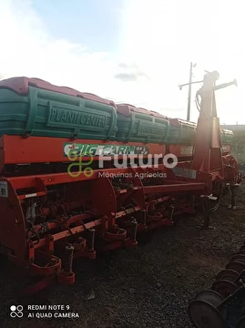 PLANTADEIRA PLANTICENTER BIG FARM ANO 2013