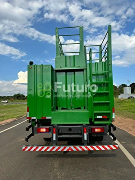 CAMINHÃO VOLVO 270 ANO 2014