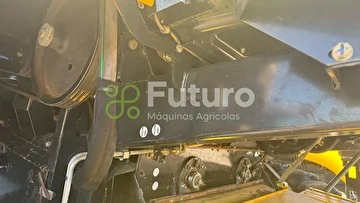 COLHEITADEIRA NEW HOLLAND CR 9060 ANO 2011