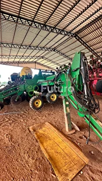 PLANTADEIRA JOHN DEERE DB 74 ANO 2013