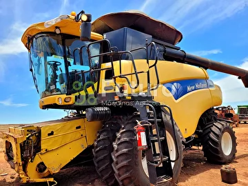COLHEITADEIRA NEW HOLLAND CR 9060 ANO 2011
