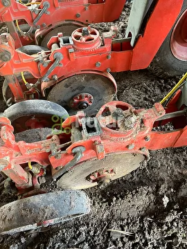 PLANTADEIRA KUHN PDM PG 900 ANO 2014