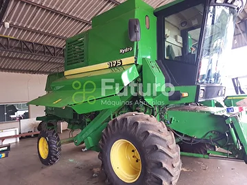 COLHEITADEIRA JOHN DEERE 1175 ANO 2000